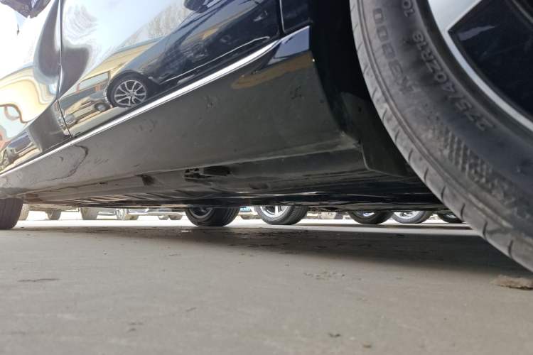 Used Mercedes-Benz E-Class New Energy 2022 Facelift E 350 e L Plug-in Hybrid Sedan Left Side Sill