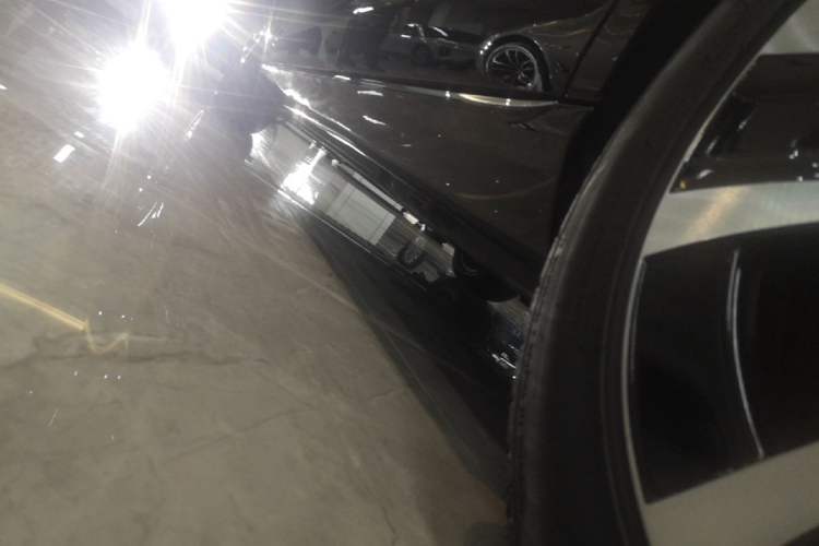 Used Mercedes-Benz E-Class New Energy 2022 E 350 e L Plug-in Hybrid Sedan Left Side Sill