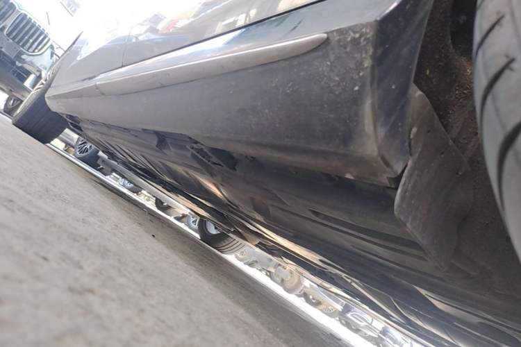 Used Mercedes-Benz E-Class New Energy 2022 Restyled E 350 e L Plug-in Hybrid Sports Sedan Left Side Sill