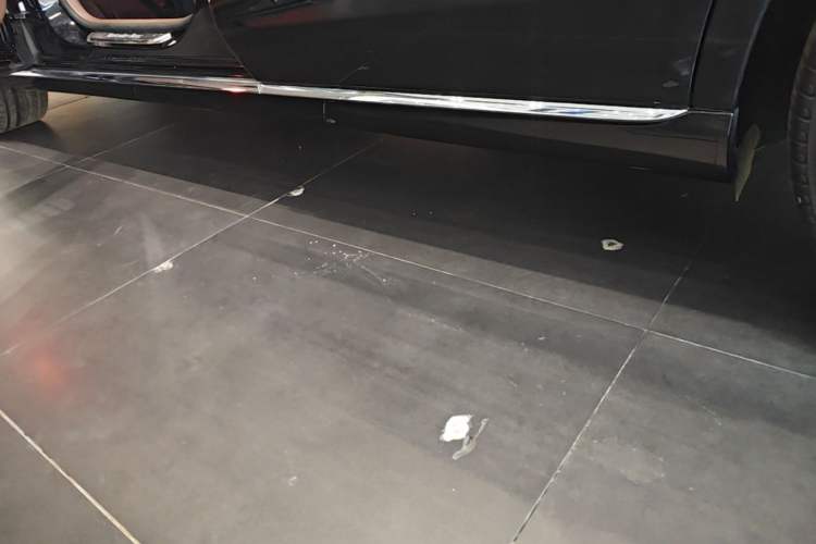 Used Mercedes-Benz E-Class New Energy 2022 Second Facelift E 350 e L Plug-in Hybrid Sedan Left Side Sill
