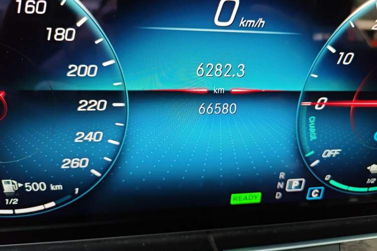 Used Mercedes-Benz E-Class New Energy 2022 Restyled E 350 e L Plug-in Hybrid Sedan Odometer Close Up
