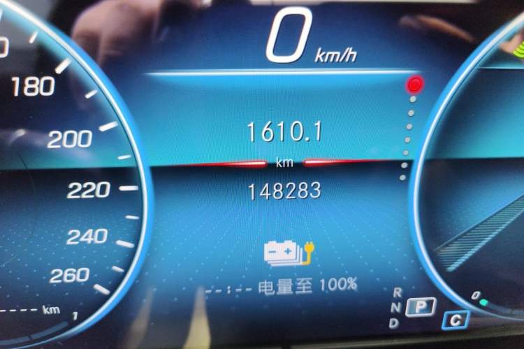 Used Mercedes-Benz E-Class New Energy 2022 Second Facelift E 350 e L Plug-in Hybrid Sports Sedan Odometer Close Up