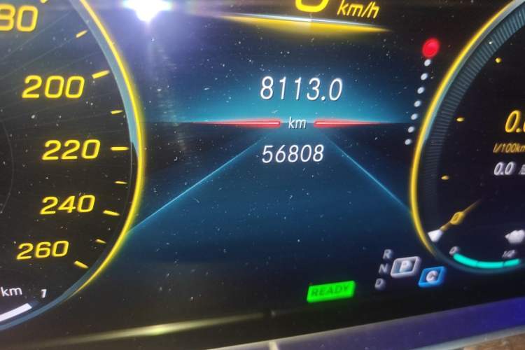 Used Mercedes-Benz E-Class New Energy 2022 Facelift E 350 e L Plug-in Hybrid Sedan Odometer Close Up