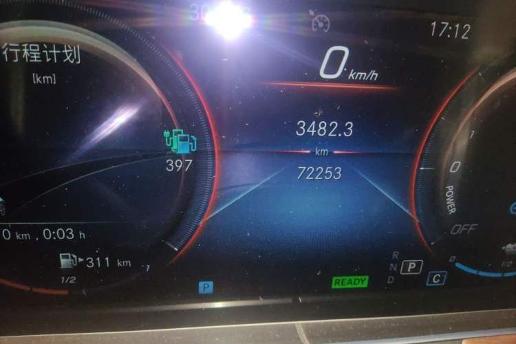 Used Mercedes-Benz E-Class New Energy 2022 Second Facelift E 350 e L Plug-in Hybrid Sedan Odometer Close Up