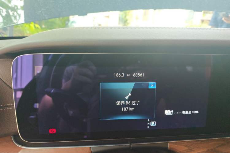Used Mercedes-Benz E-Class New Energy 2022 Second Facelift E 350 e L Plug-in Hybrid Sports Sedan Odometer Close Up
