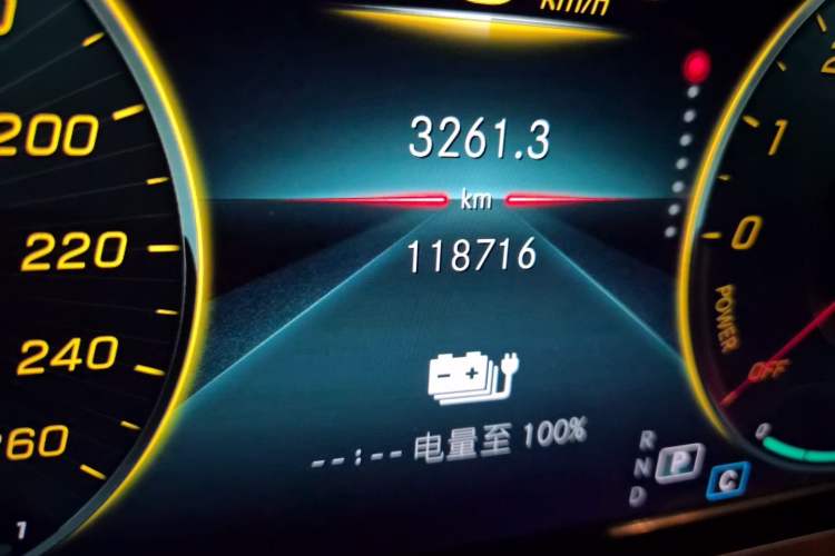 Used Mercedes-Benz E-Class New Energy 2022 Restyled E 350 e L Plug-in Hybrid Sedan Odometer Close Up