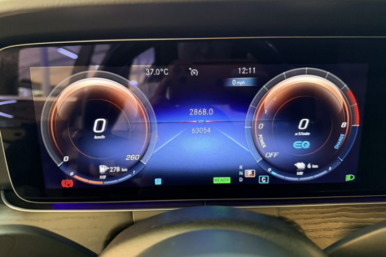 Used Mercedes-Benz E-Class New Energy 2022 E 350 e L Plug-in Hybrid Sports Sedan Odometer Close Up