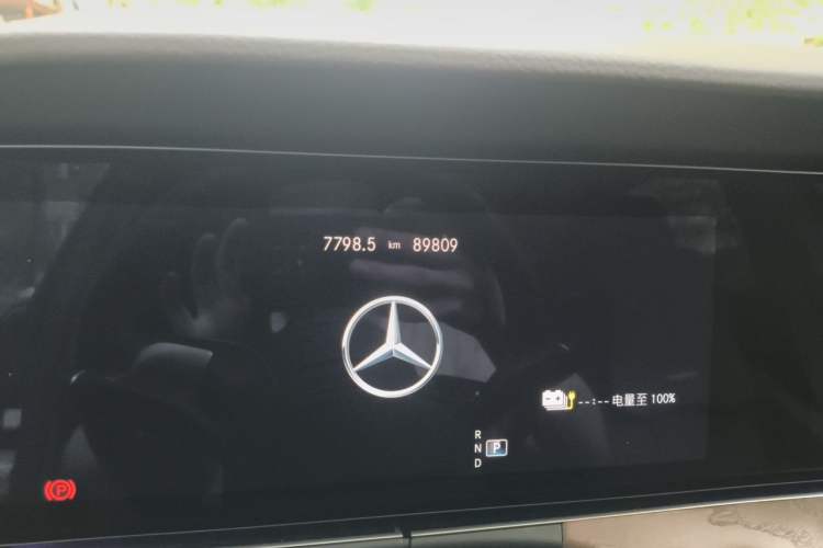 Used Mercedes-Benz E-Class New Energy 2022 Second Facelift E 350 e L Plug-in Hybrid Sedan Odometer Close Up