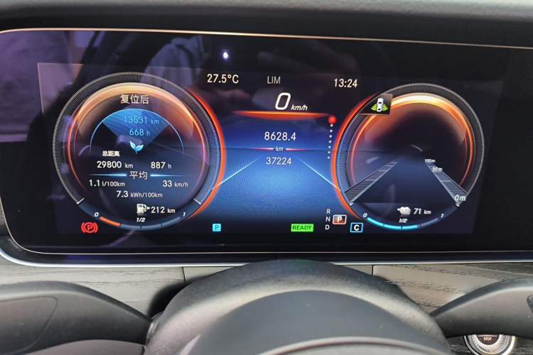 Used Mercedes-Benz E-Class New Energy 2022 Restyled E 350 e L Plug-in Hybrid Sports Sedan Odometer Close Up