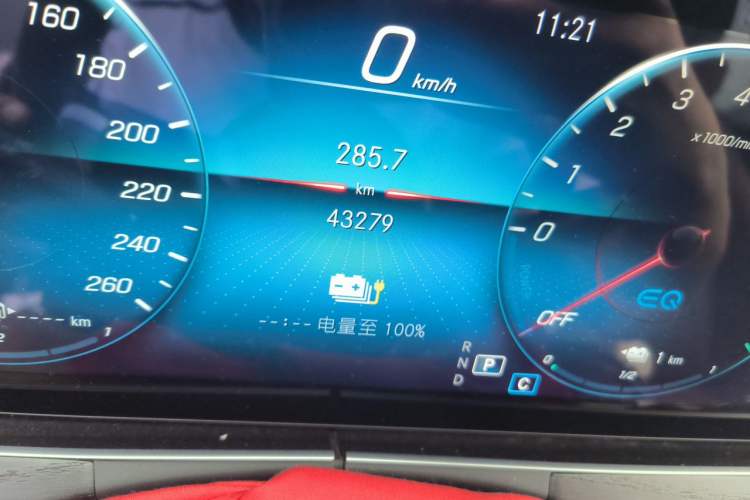 Used Mercedes-Benz E-Class New Energy 2022 E 350 e L Plug-in Hybrid Sports Sedan Odometer Close Up