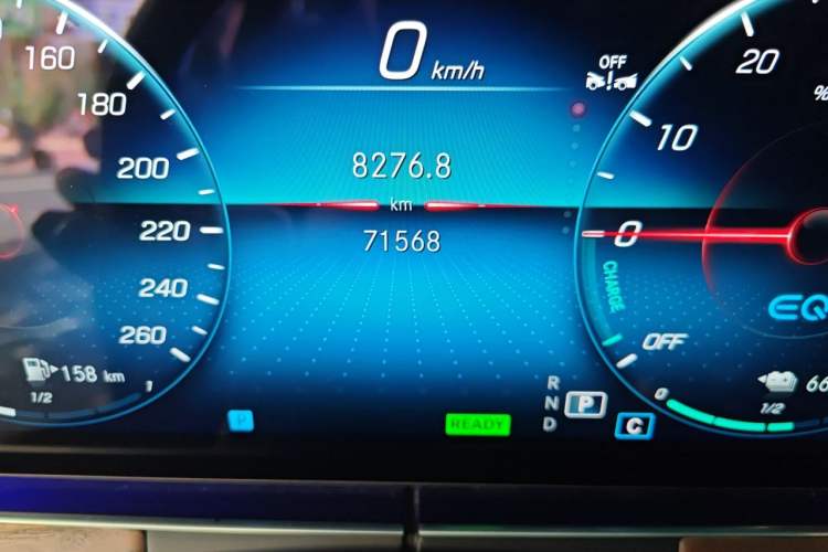 Used Mercedes-Benz E-Class New Energy 2022 Restyled E 350 e L Plug-in Hybrid Sports Sedan Odometer Close Up