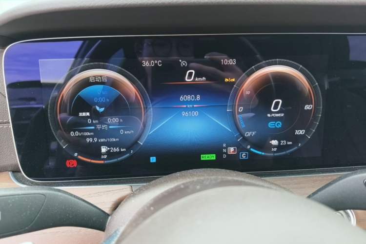 Used Mercedes-Benz E-Class New Energy 2022 Restyled E 350 e L Plug-in Hybrid Sedan Odometer Close Up