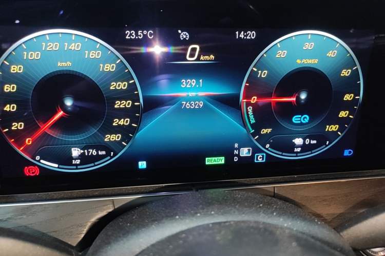 Used Mercedes-Benz E-Class New Energy 2022 Second Facelift E 350 e L Plug-in Hybrid Sports Sedan Odometer Close Up
