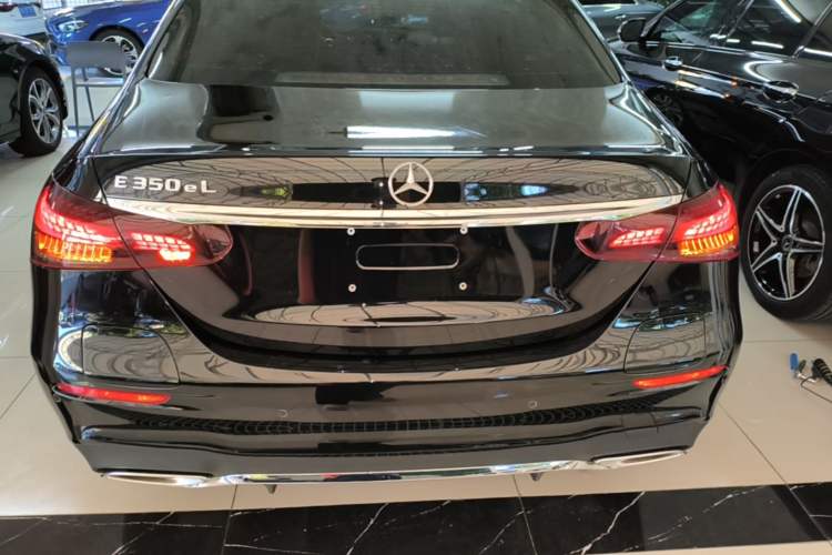 Used Mercedes-Benz E-Class New Energy 2022 E 350 e L Plug-in Hybrid Sports Sedan Rear