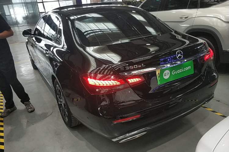 Used Mercedes-Benz E-Class New Energy 2022 Restyled E 350 e L Plug-in Hybrid Sedan Rear Left 45 Deg