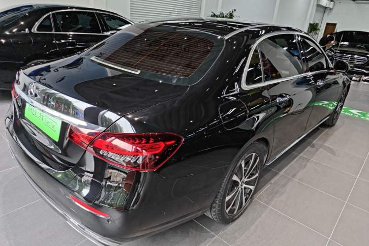 Used Mercedes-Benz E-Class New Energy 2022 E 350 e L Plug-in Hybrid Sedan Rear Right 45 Deg