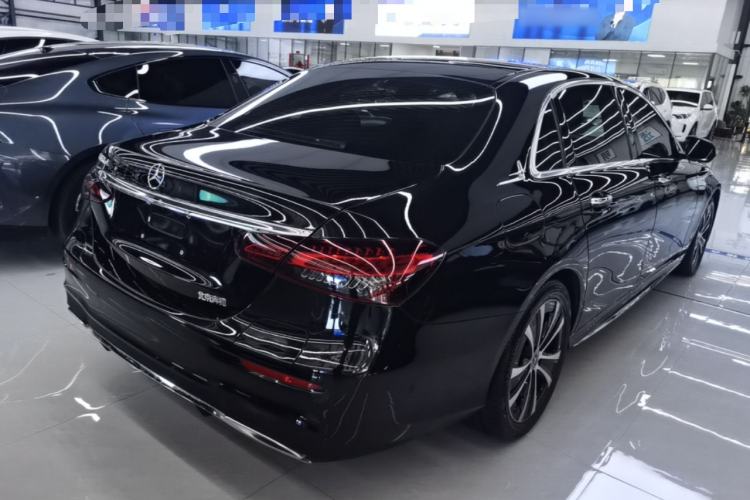 Used Mercedes-Benz E-Class New Energy 2022 Restyled E 350 e L Plug-in Hybrid Sports Sedan Rear Right 45 Deg