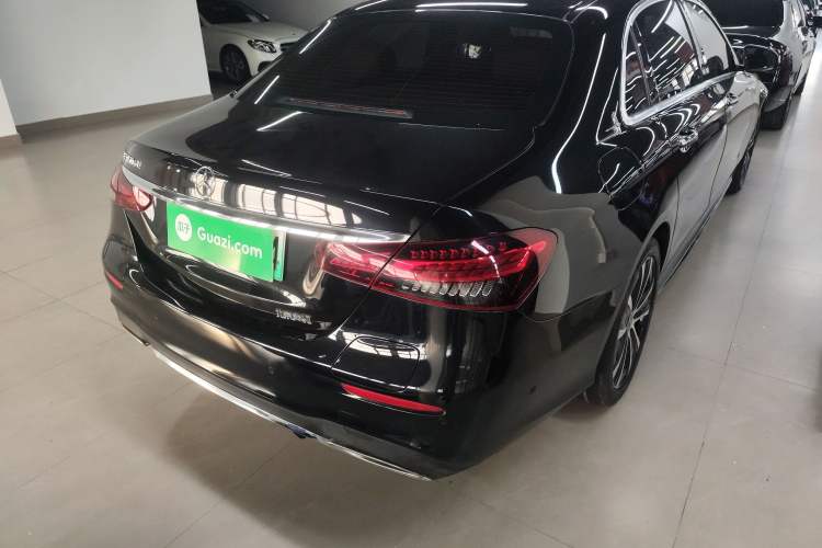 Used Mercedes-Benz E-Class New Energy 2022 Second Facelift E 350 e L Plug-in Hybrid Sports Sedan Rear Right 45 Deg