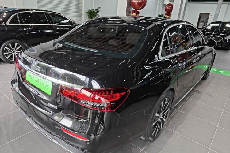 Used Mercedes-Benz E-Class New Energy 2022 E 350 e L Plug-in Hybrid Sports Sedan Rear Right 45 Deg
