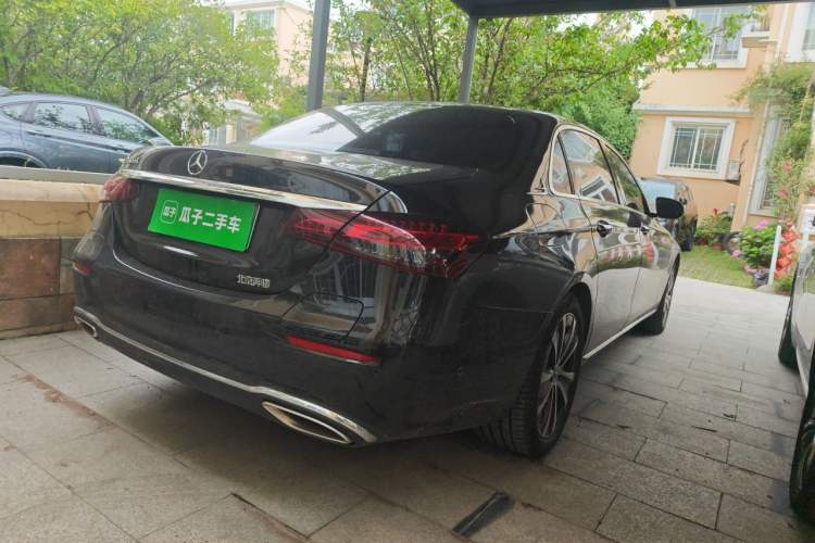 Used Mercedes-Benz E-Class New Energy 2022 Second Facelift E 350 e L Plug-in Hybrid Sports Sedan Rear Right 45 Deg