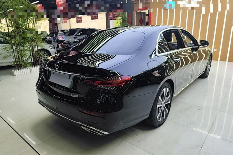Used Mercedes-Benz E-Class New Energy 2022 Restyled E 350 e L Plug-in Hybrid Sedan Rear Right 45 Deg