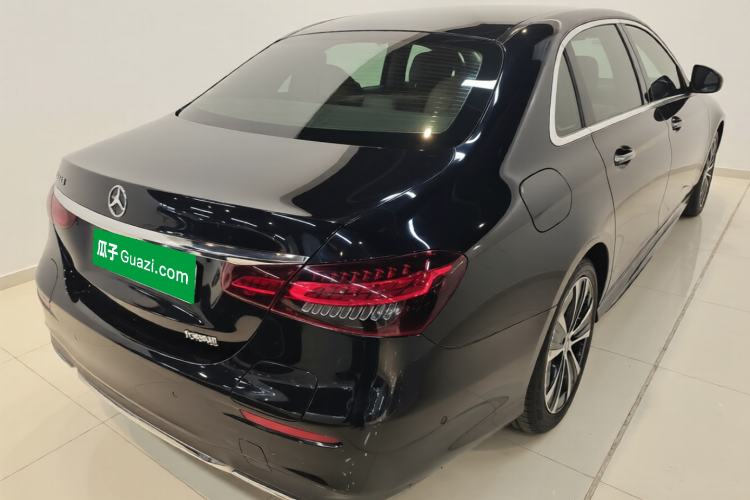 Used Mercedes-Benz E-Class New Energy 2022 Second Facelift E 350 e L Plug-in Hybrid Sports Sedan Rear Right 45 Deg