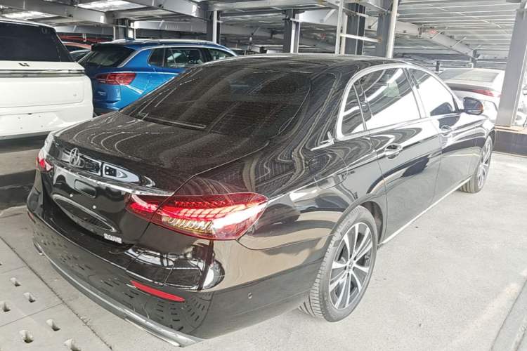 Used Mercedes-Benz E-Class New Energy 2022 Second Facelift E 350 e L Plug-in Hybrid Sedan Rear Right 45 Deg