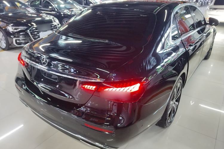 Used Mercedes-Benz E-Class New Energy 2022 Restyled E 350 e L Plug-in Hybrid Sedan Rear Right 45 Deg