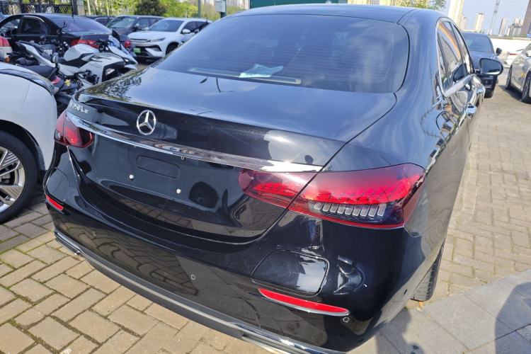 Used Mercedes-Benz E-Class New Energy 2022 Restyled E 350 e L Plug-in Hybrid Sports Sedan Rear Right 45 Deg