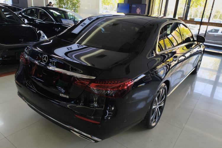 Used Mercedes-Benz E-Class New Energy 2022 Restyled E 350 e L Plug-in Hybrid Sedan Rear Right 45 Deg