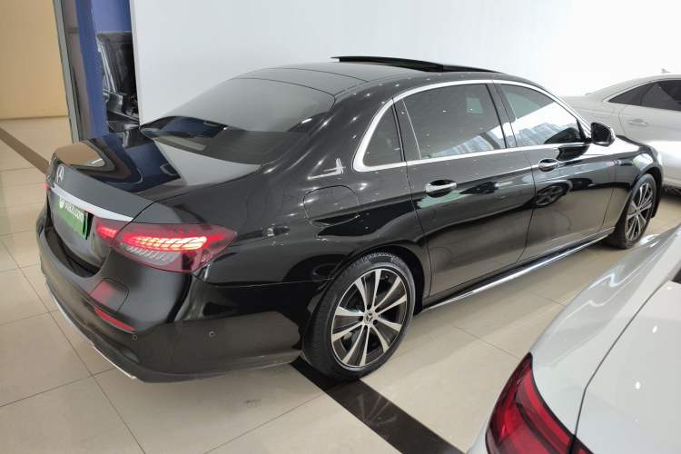 Used Mercedes-Benz E-Class New Energy 2022 Restyled E 350 e L Plug-in Hybrid Sports Sedan Rear Right 45 Deg