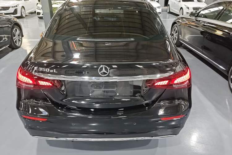 Used Mercedes-Benz E-Class New Energy 2022 Restyled E 350 e L Plug-in Hybrid Sports Sedan Rear