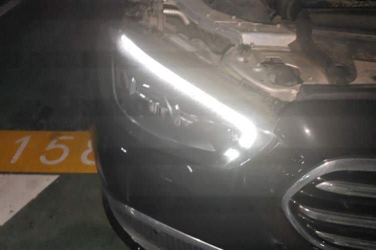 Used Mercedes-Benz E-Class New Energy 2022 E 350 e L Plug-in Hybrid Sedan Right Front Headlight