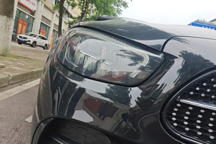 Used Mercedes-Benz E-Class New Energy 2022 Restyled E 350 e L Plug-in Hybrid Sports Sedan Right Front Headlight