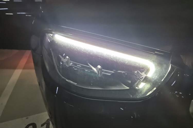 Used Mercedes-Benz E-Class New Energy 2022 Restyled E 350 e L Plug-in Hybrid Sedan Right Front Headlight