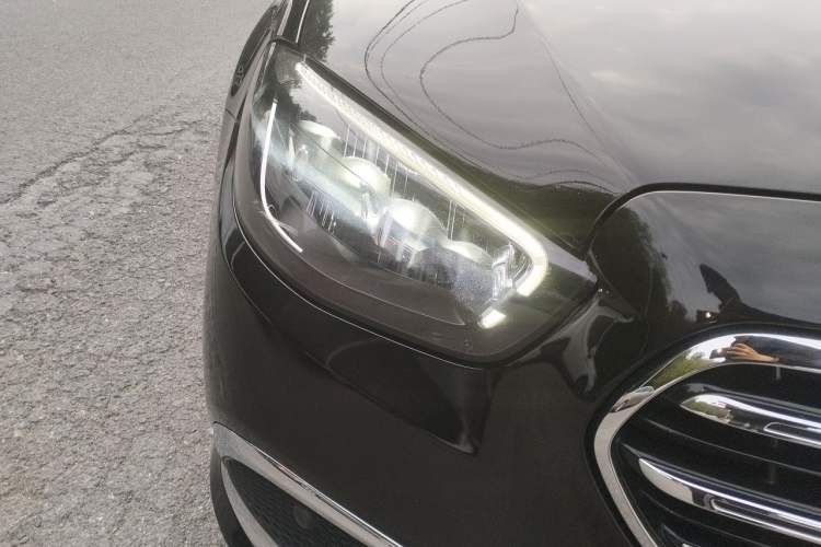 Used Mercedes-Benz E-Class New Energy 2022 Second Facelift E 350 e L Plug-in Hybrid Sedan Right Front Headlight