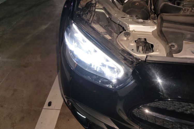 Used Mercedes-Benz E-Class New Energy 2022 Second Facelift E 350 e L Plug-in Hybrid Sports Sedan Right Front Headlight