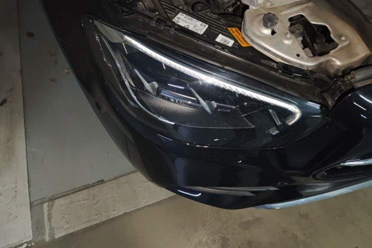 Used Mercedes-Benz E-Class New Energy 2022 E 350 e L Plug-in Hybrid Sports Sedan Right Front Headlight