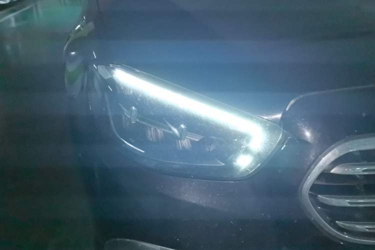 Used Mercedes-Benz E-Class New Energy 2022 Second Facelift E 350 e L Plug-in Hybrid Sedan Right Front Headlight