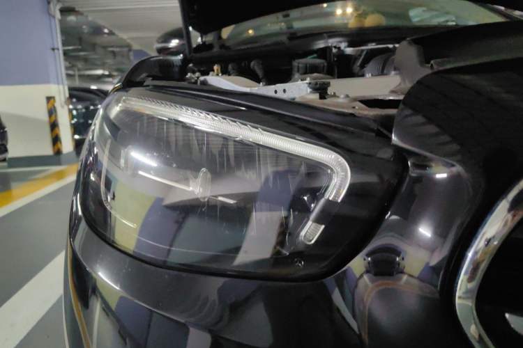 Used Mercedes-Benz E-Class New Energy 2022 E 350 e L Plug-in Hybrid Sports Sedan Right Front Headlight