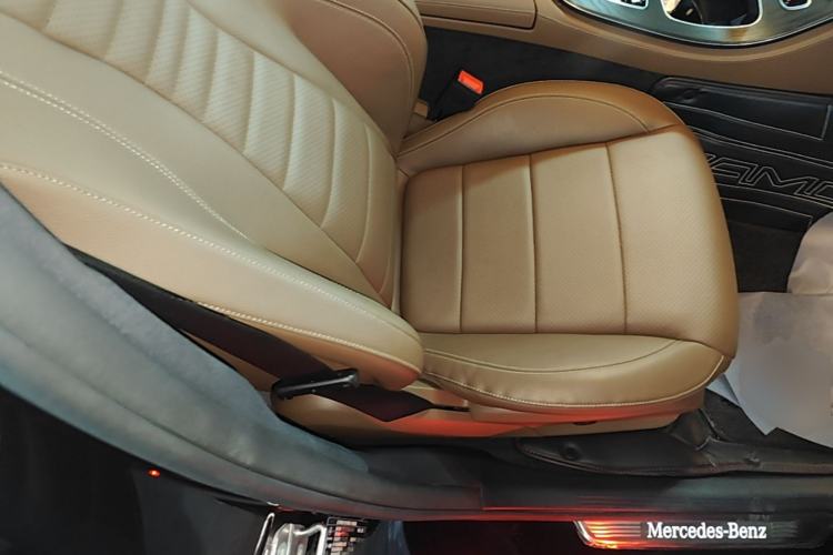 Used Mercedes-Benz E-Class New Energy 2022 E 350 e L Plug-in Hybrid Sports Sedan Right Front Seat
