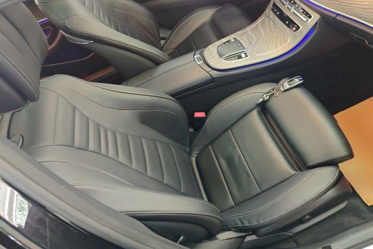 Used Mercedes-Benz E-Class New Energy 2022 Restyled E 350 e L Plug-in Hybrid Sports Sedan Right Front Seat