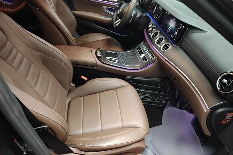 Used Mercedes-Benz E-Class New Energy 2022 E 350 e L Plug-in Hybrid Sports Sedan Right Front Seat