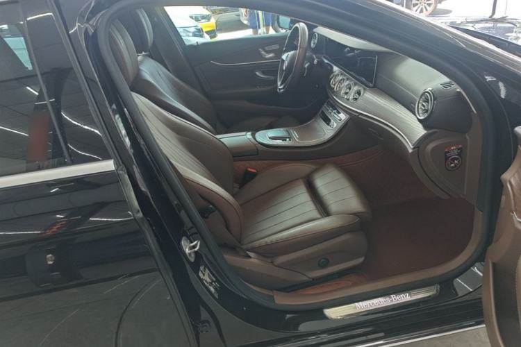Used Mercedes-Benz E-Class New Energy 2022 Facelift E 350 e L Plug-in Hybrid Sedan Right Front Seat