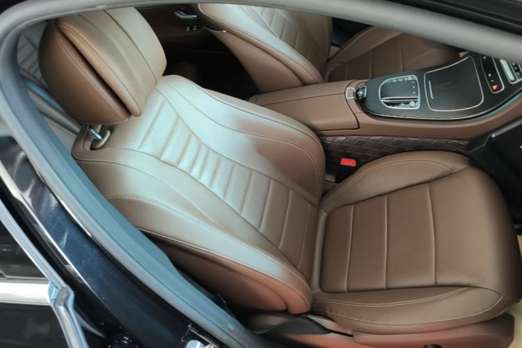 Used Mercedes-Benz E-Class New Energy 2022 Restyled E 350 e L Plug-in Hybrid Sports Sedan Right Front Seat