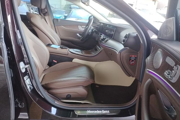 Used Mercedes-Benz E-Class New Energy 2022 Restyled E 350 e L Plug-in Hybrid Sedan Right Front Seat