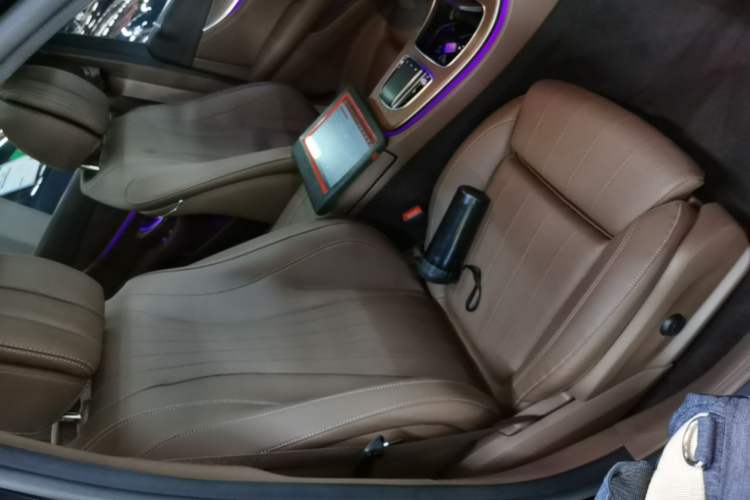 Used Mercedes-Benz E-Class New Energy 2022 Facelift E 350 e L Plug-in Hybrid Sedan Right Front Seat