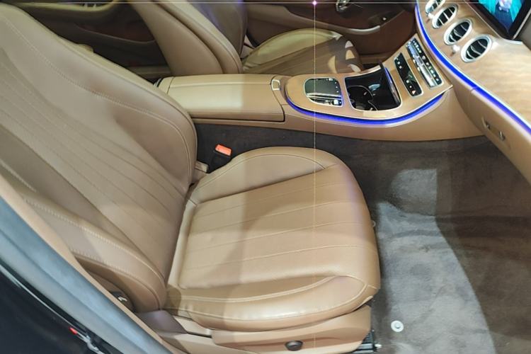 Used Mercedes-Benz E-Class New Energy 2022 Restyled E 350 e L Plug-in Hybrid Sedan Right Front Seat