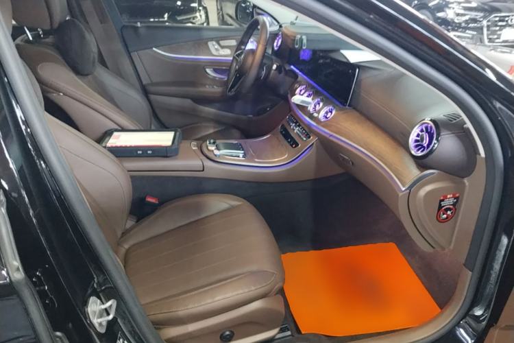 Used Mercedes-Benz E-Class New Energy 2022 Restyled E 350 e L Plug-in Hybrid Sedan Right Front Seat