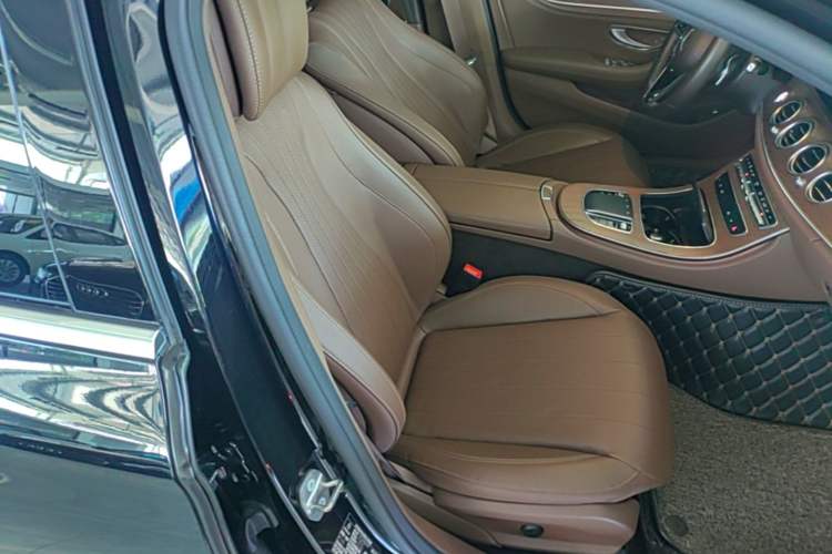 Used Mercedes-Benz E-Class New Energy 2022 E 350 e L Plug-in Hybrid Sports Sedan Right Front Seat
